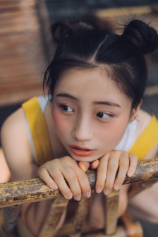 女秘书的条件在线播放